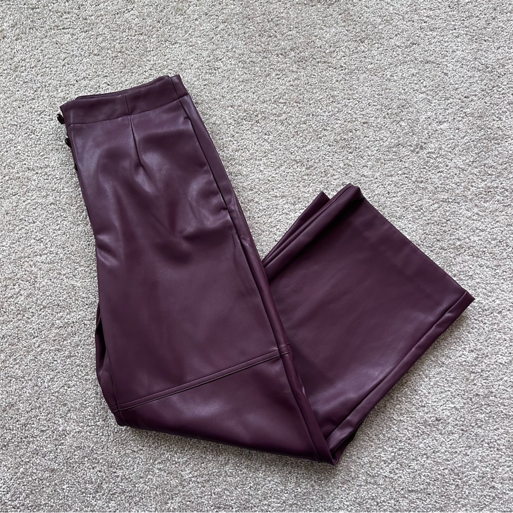 Banana Republic NWT Wide-Leg Ultra High-Rise Vegan Leather Pant Burgundy 4P - Picture 12 of 12